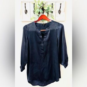 Beautiful flowy Banana Republic blouse!